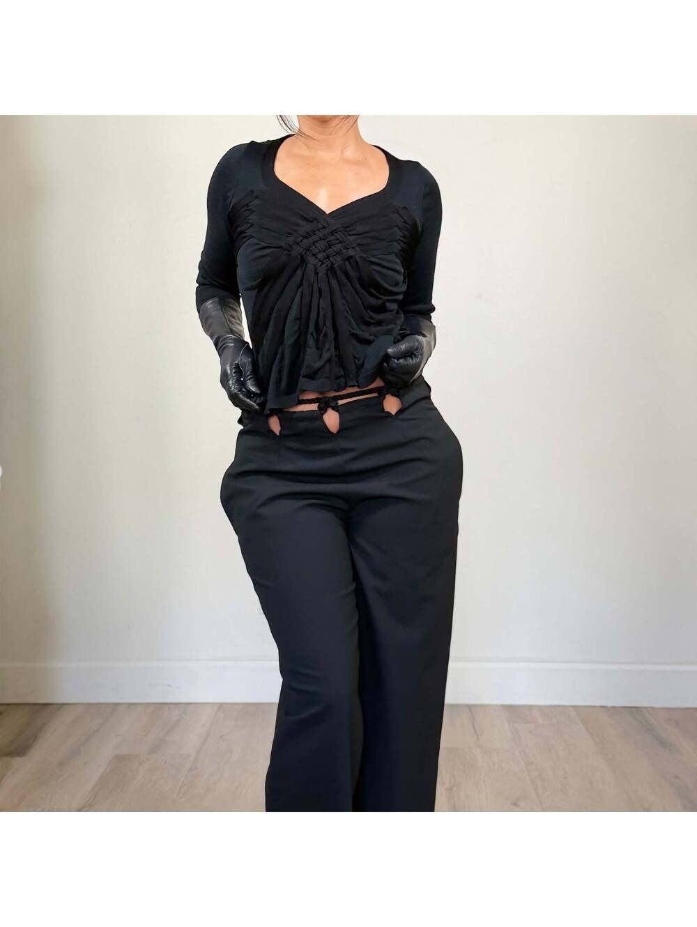 Escada - Picture 3 of 9